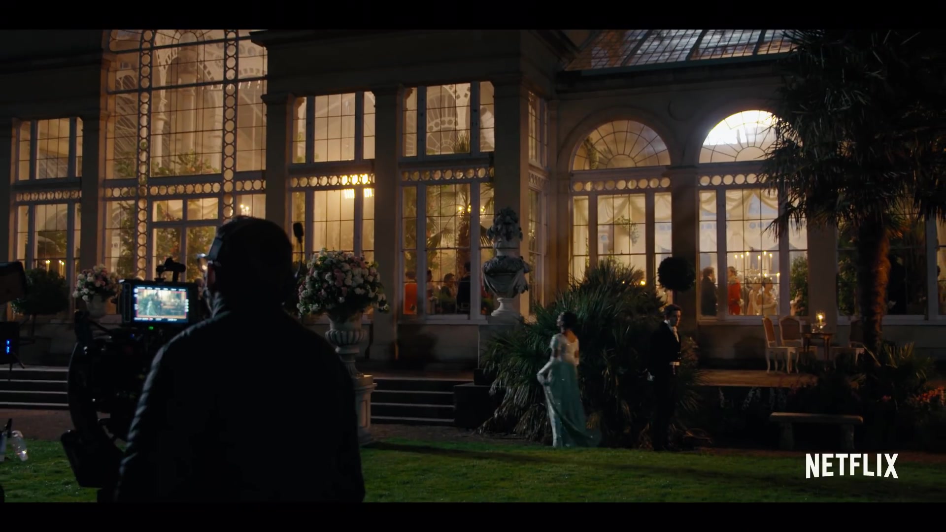 LavishBallsS2_0022.jpg LavishBallsS2_0022.jpg