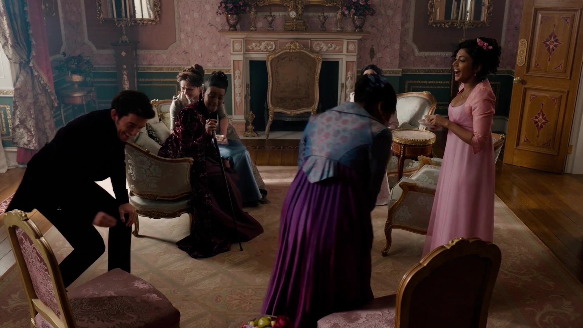 bridgerton2bloopers056.jpg