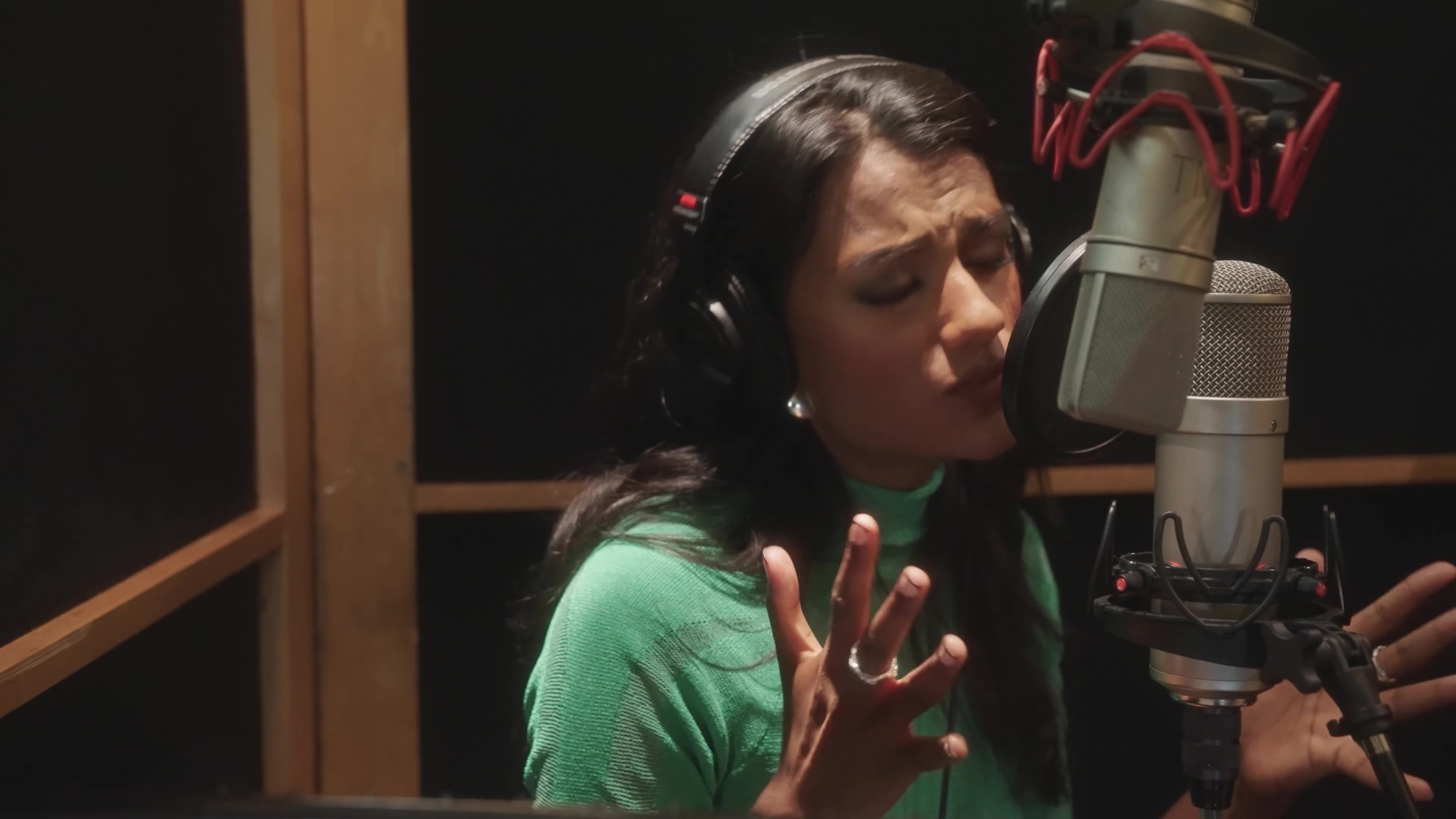 inthestudio135.jpg inthestudio135.jpg