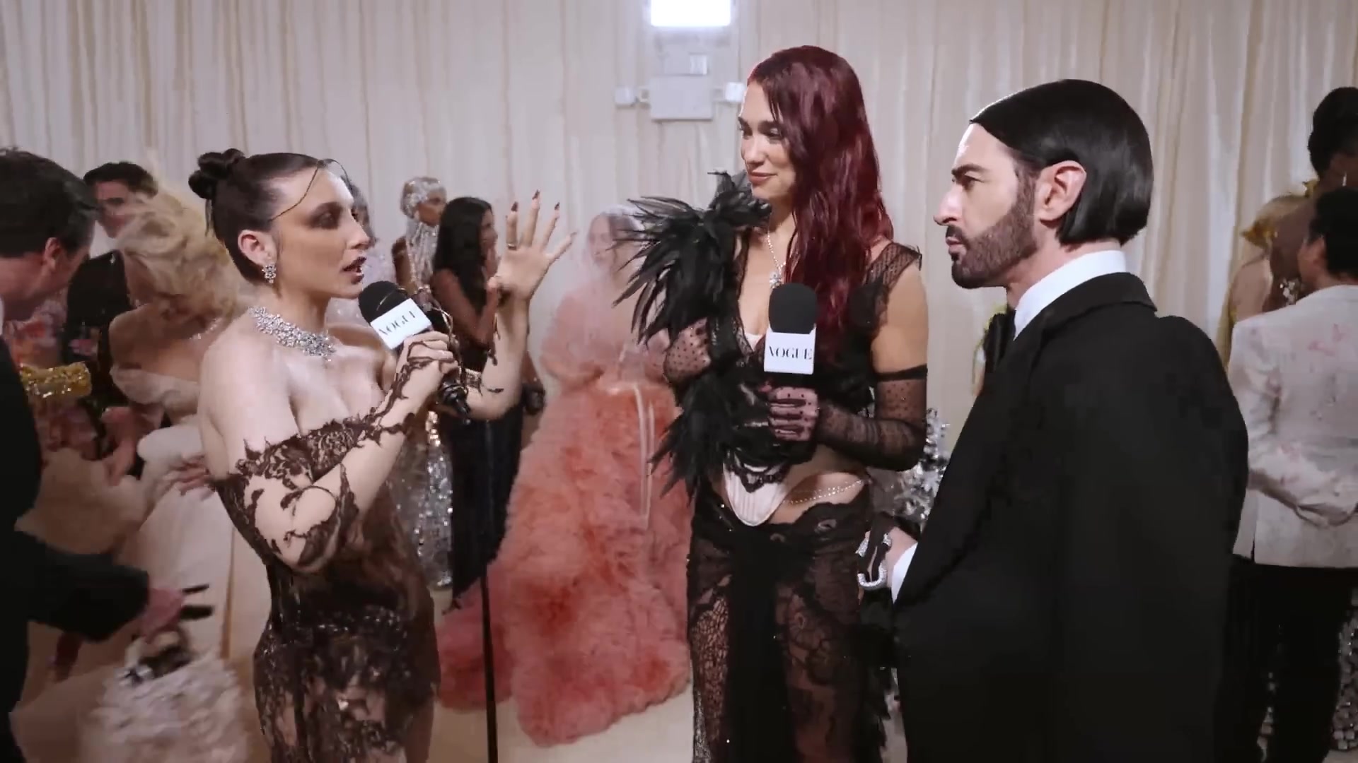 voguemetgalainline080.jpg voguemetgalainline080.jpg