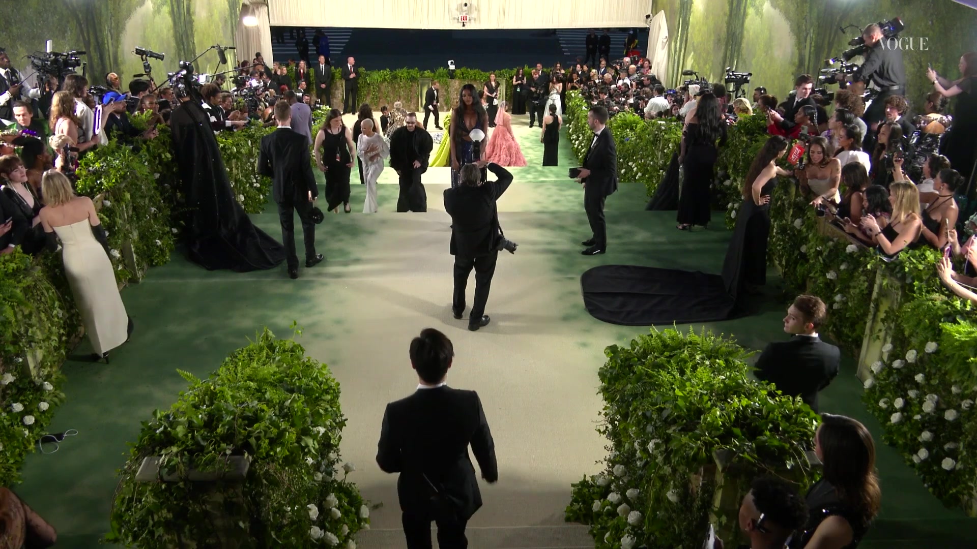 voguemetgalasteps006.jpg
