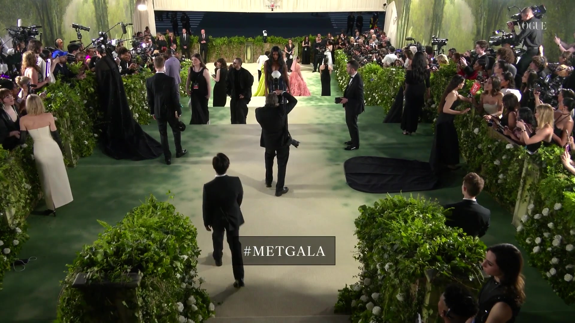 voguemetgalasteps017.jpg voguemetgalasteps017.jpg