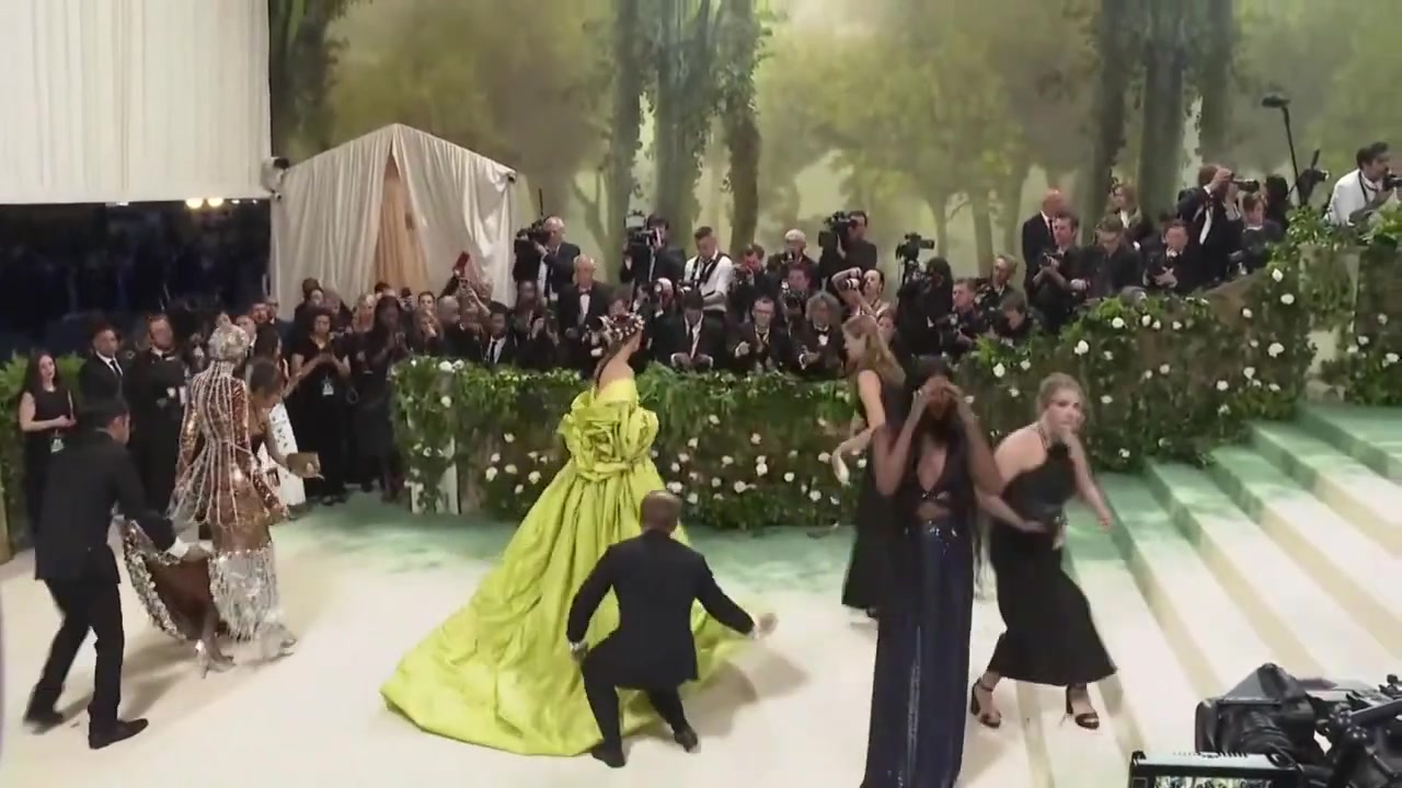 apmetgalacarpet010.jpg apmetgalacarpet010.jpg