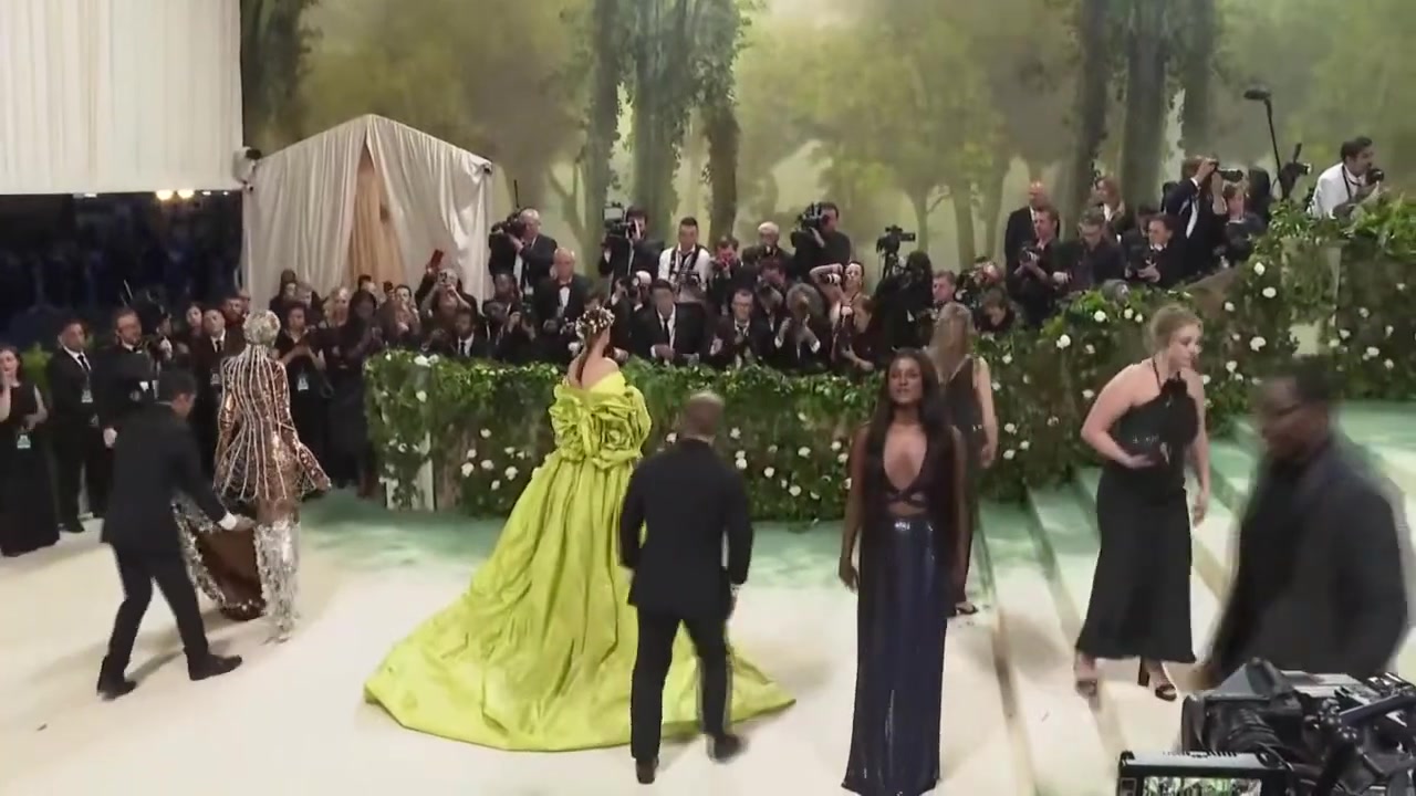 apmetgalacarpet015.jpg apmetgalacarpet015.jpg