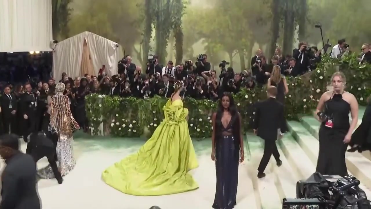 apmetgalacarpet024.jpg apmetgalacarpet024.jpg