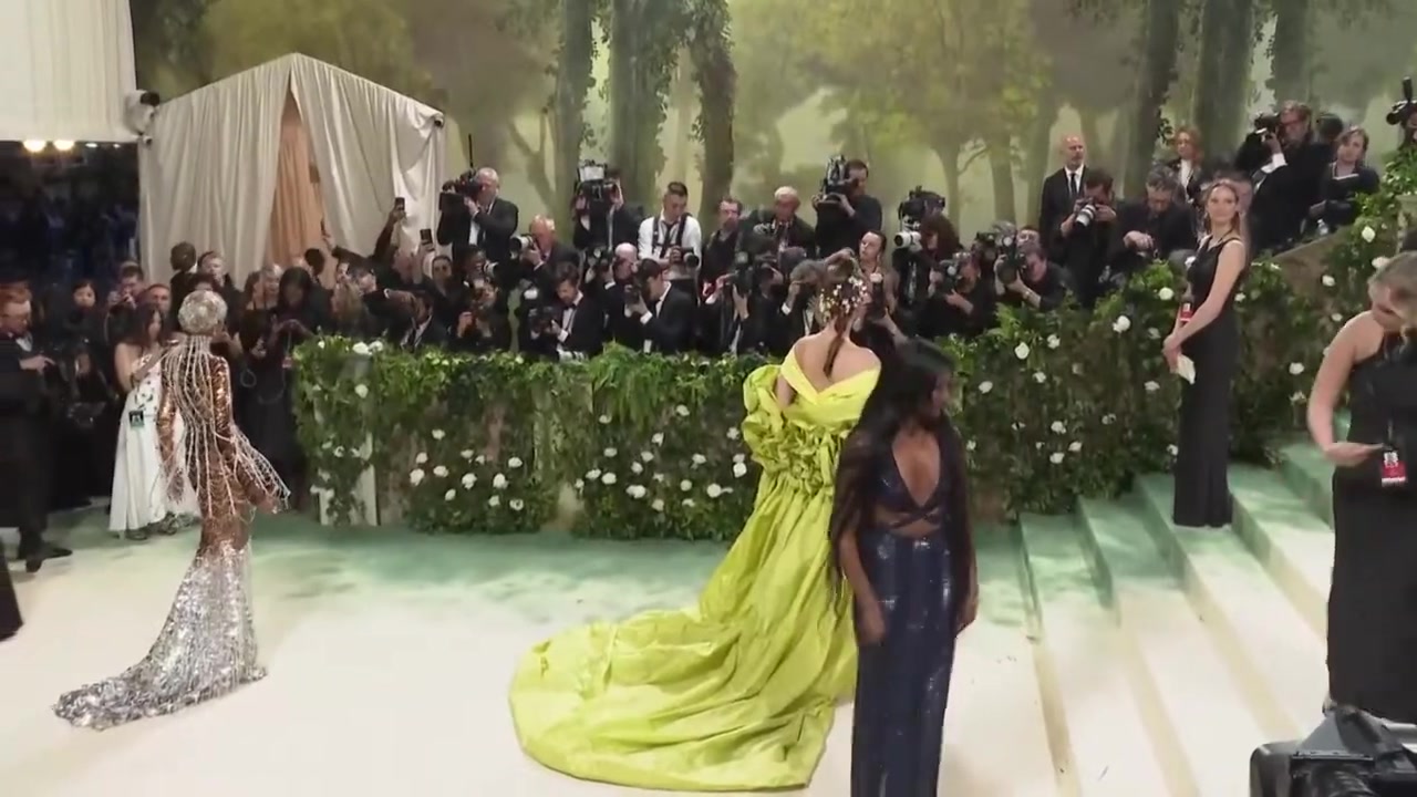 apmetgalacarpet137.jpg apmetgalacarpet137.jpg