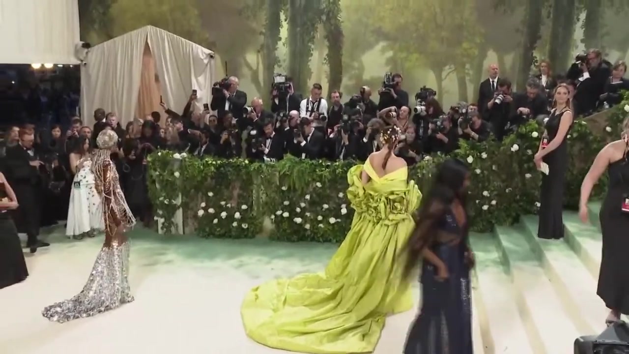 apmetgalacarpet140.jpg apmetgalacarpet140.jpg