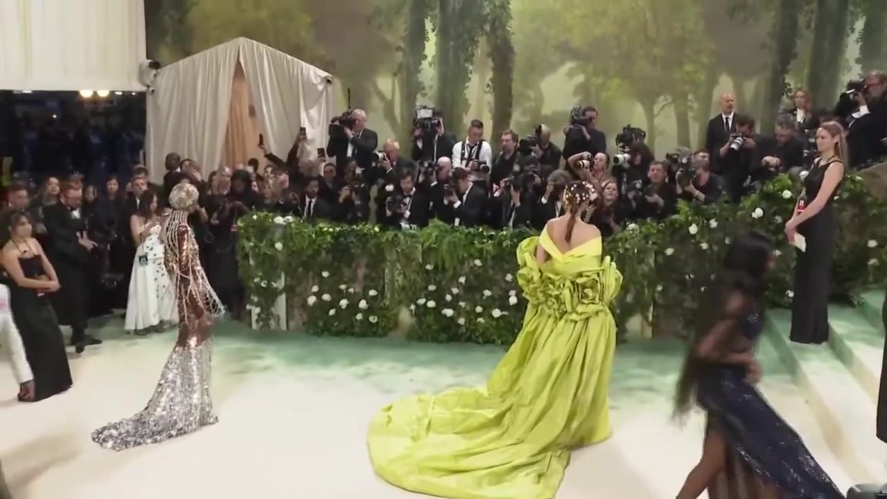 apmetgalacarpet143.jpg apmetgalacarpet143.jpg