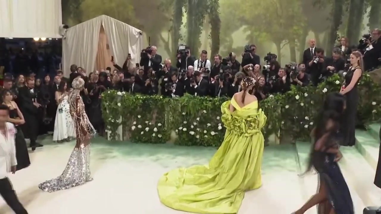 apmetgalacarpet144.jpg apmetgalacarpet144.jpg