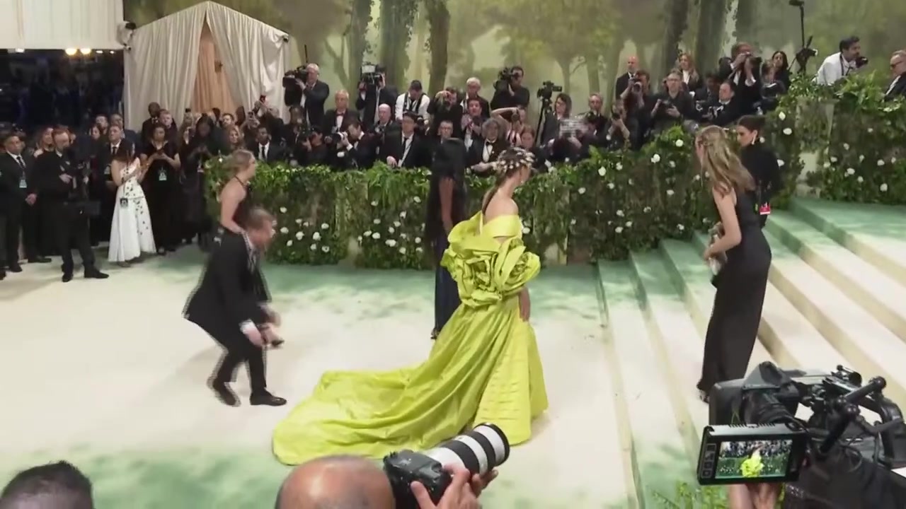 apmetgalacarpet165.jpg apmetgalacarpet165.jpg