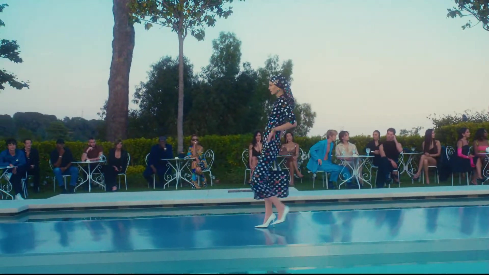 versacefrow083.jpg versacefrow083.jpg